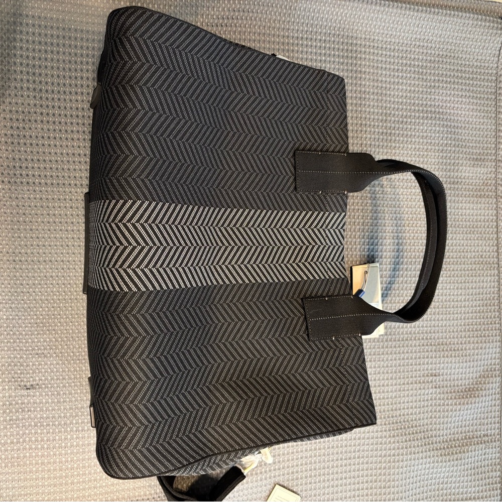 Rothy's Chevron Black and Gray Duffel Bag “ no box” - Picture 6 of 7